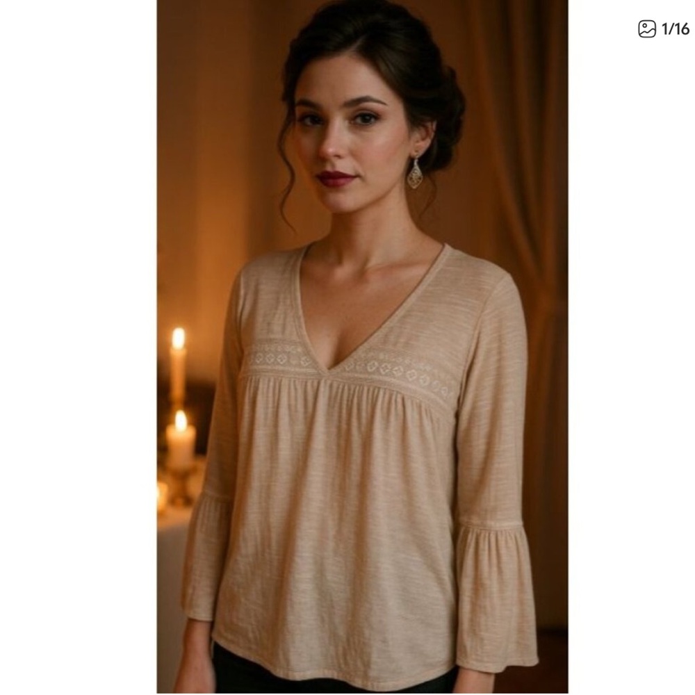 Meadow Rue Cream Bell-Sleeve V-Neck Blouse